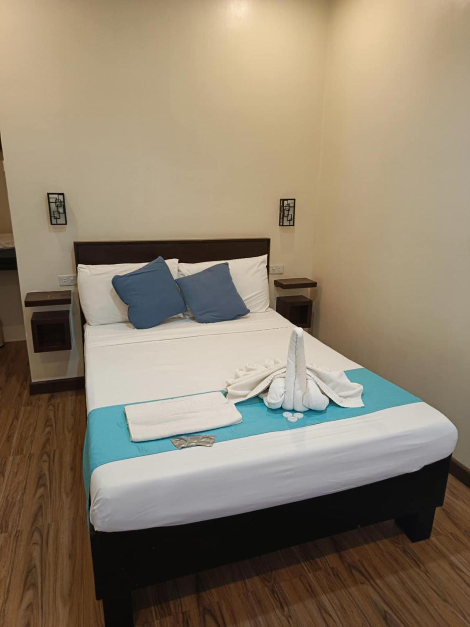 Harbour Bliss Hotel Coron Exterior photo
